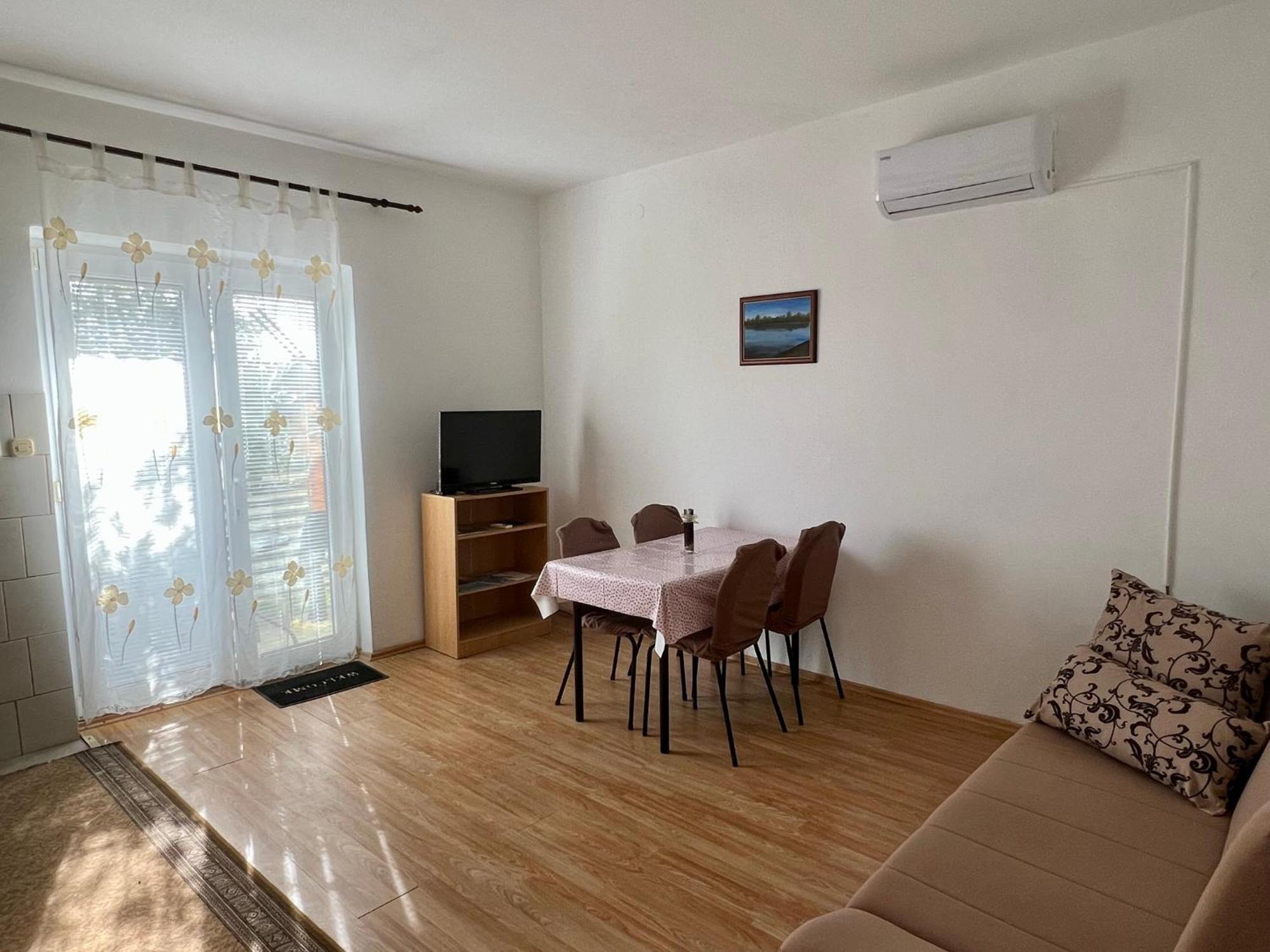Apartments Monika 比比涅 外观 照片